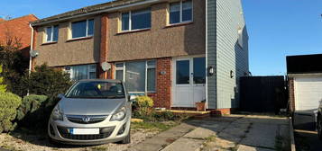 3 bed semi-detached house to rent