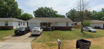 313 N  20th St, Collinsville, OK 74021