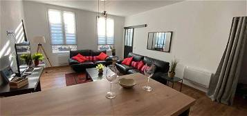 Appartement meublé rénové à neuf, hypercentre, calme et lumineux en location