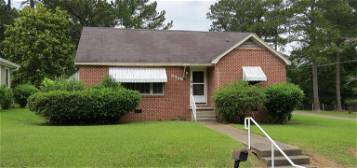 3302 27th St, Meridian, MS 39305