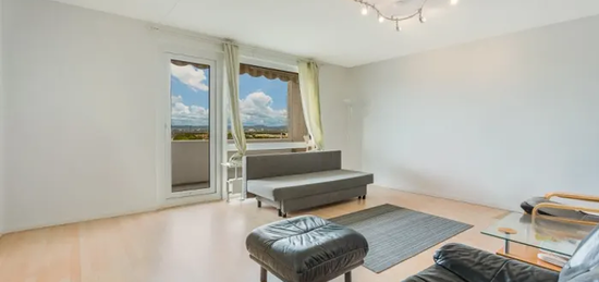 OWNR: Einziehen und Wohlfühlen - Renoviert und mit Küche! 3-Zimmer-Wohnung mit Aussicht in Niederrad