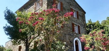 Maison 2 étages à vendre, 4 pièces, 3 chambres, 140 m²
