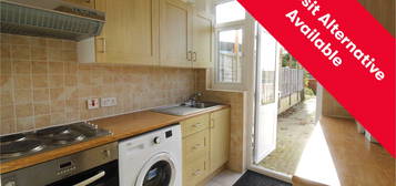 Maisonette to rent in Oak Tree Dell, Kingsbury, London NW9