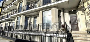 Flat to rent in Eversfield Place, St. Leonards-On-Sea TN37