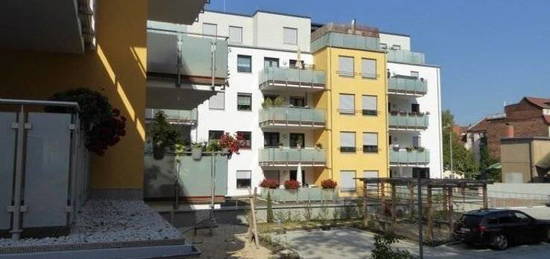 Hochwertige 3 Zimmer Wohnung mit Balkon und Aufzug im Westviertel zu vermieten !