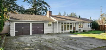 9002 Maple Ave SW, Lakewood, WA 98499