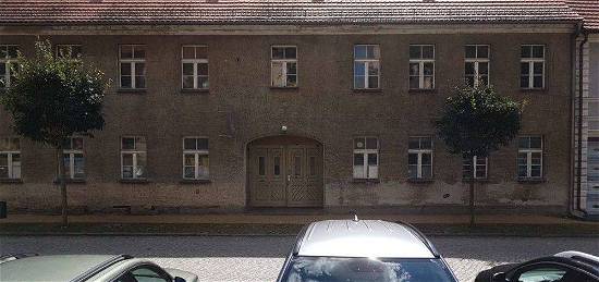 KRASS/Historische Schule am Marktplatz von Liebenwalde in BB: Einmalige Gelegenheit für 11 Wohnungen