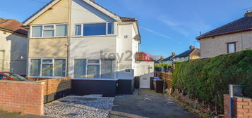 2 bed semi-detached house for sale