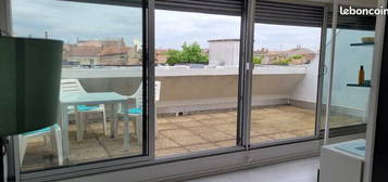 Appartement type studio terrasse Bordeaux Victoire