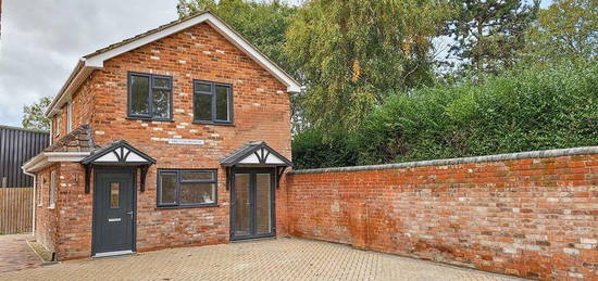 Detached house to rent in Barnwood Road, Barnwood, Gloucester GL4