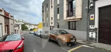 Piso en calle de la Graciosa