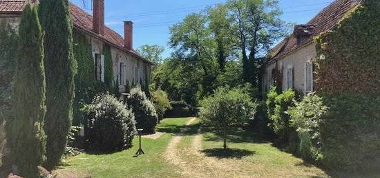 Grande propriété agricole avec maisons de maître et dépendances sur 31 hectares de terrain