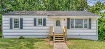 208 Gregory Ave, Greeneville, TN 37745