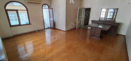 Bakırköy Zeytinlik Mahallesinde 3+1 Kiralık Daire