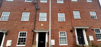 4 bedroom terraced house to rent