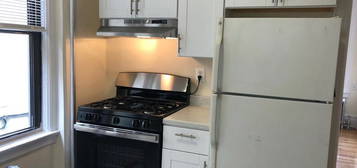 25-70 42nd St #2REAR, Astoria, NY 11103