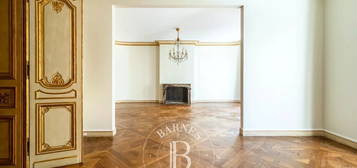 Location appartement 9 pièces 362 m²