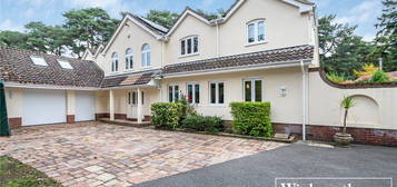 5 bed detached house for sale