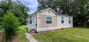 8053 Lexington Dr, Jacksonville, FL 32208