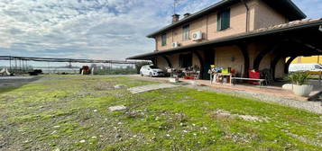 Casa indipendente in vendita in via dei Mari, 585 a