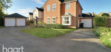 5 bedroom detached house