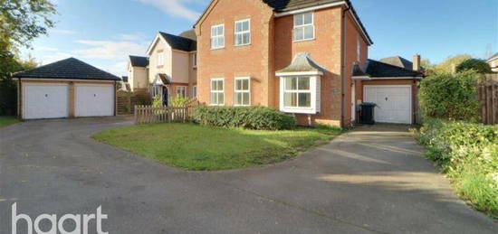 5 bedroom detached house