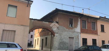 CASA DI CORTE A CORTEOLONA E GENZONE