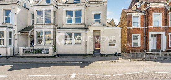 Flat to rent in Balmoral Road, Gillingham, Kent ME7