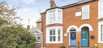 3 bed semi-detached house for sale