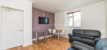 Flat to rent in Goldspink Lane, Sandyford, Newcastle Upon Tyne NE2