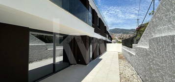 MADALENAS LIVING T2 com Logradouro - NOVO - Funchal