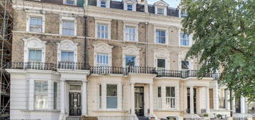 Flat for sale in Sutherland Avenue, London W9