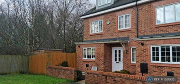 4 bedroom terraced house