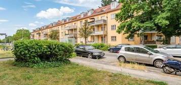 Bezugsfreie Eigentumswohnung in ruhiger Lage in Berlin-Zehlendorf + Balkon