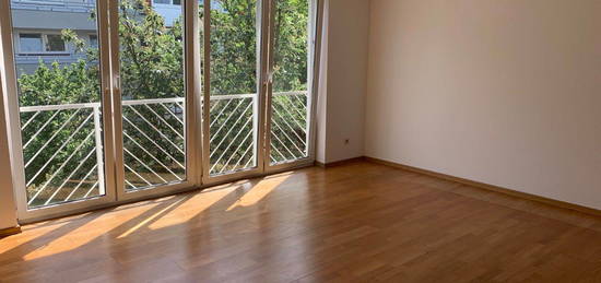 Helle 3-Zimmer-Wohnung * 2. OG * Balkon