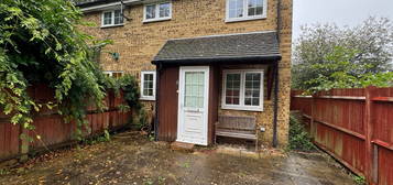 Flat to rent in Ridgehurst Drive, Horsham, West Sussex RH12