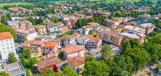 4 LOCALI A MONTECHIARUGOLO