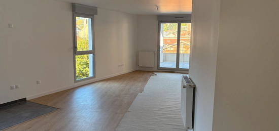 Appartement NEUF 4 pièces de 80,77m² + un balcon de 17.41m² + 2 places de parking