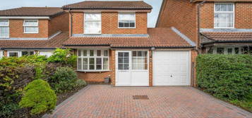 3 bedroom link detached house for sale