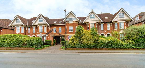 Flat for sale in Hill Lane, Southampton, Hampshire SO15