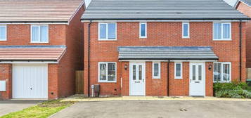 3 bedroom semi-detached house for sale