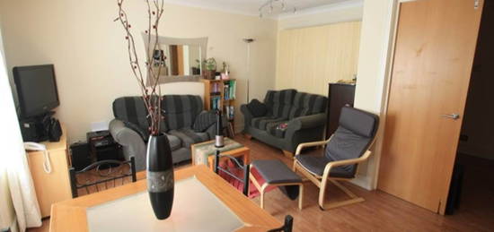 2 bed flat to rent