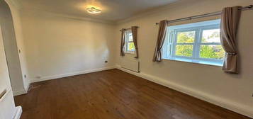 2 bed flat to rent