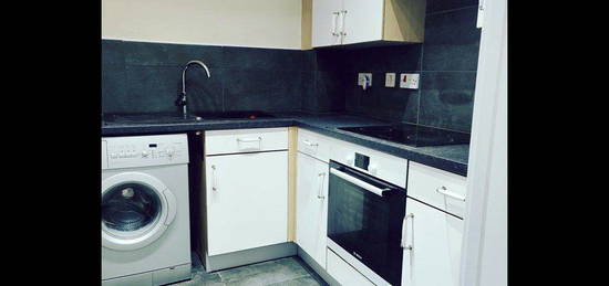 2 bed flat to rent