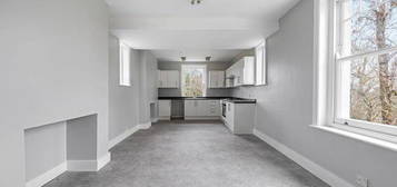 3 bedroom flat for sale