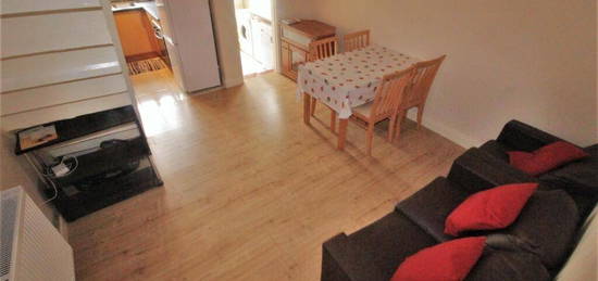 2 bedroom terraced house