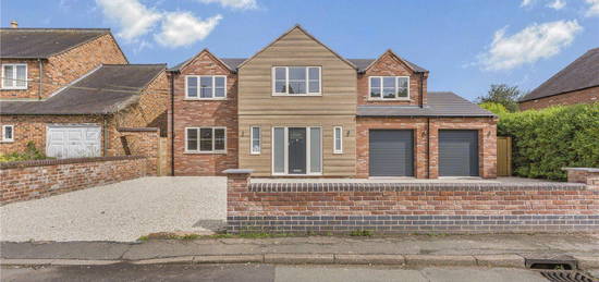 Detached house to rent in The Green, Bonehill, Tamworth, Staffordshire B78