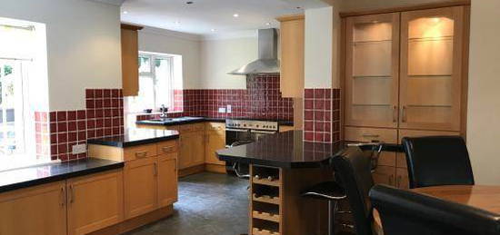 4 bedroom semi-detached house