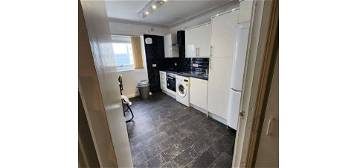 Flat to rent in Lovell Park Heights, Leeds LS7