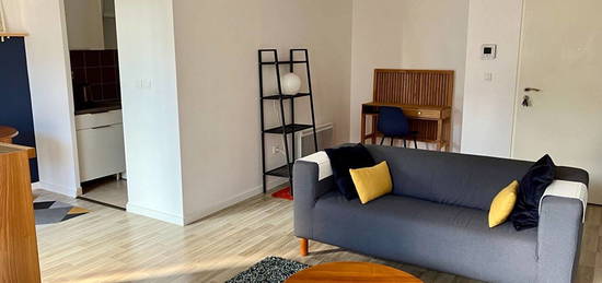 Appartement  à louer, 2 pièces, 1 chambre, 47 m²